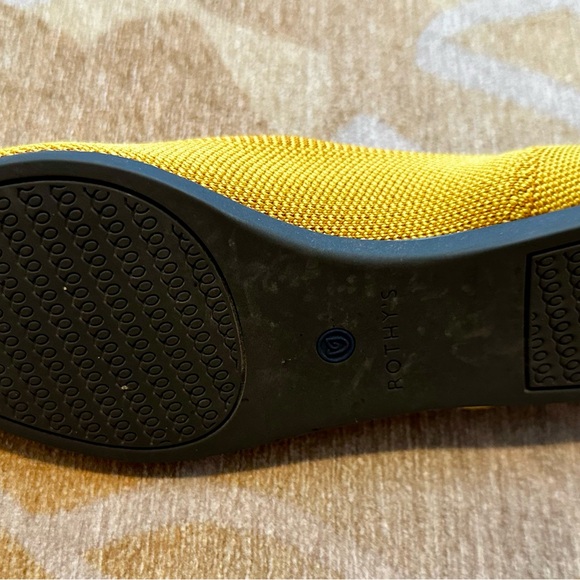 Rothy’s The Point (Original) in Marigold size 8. - Picture 5 of 9